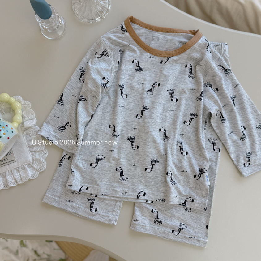 T4-3。3616 IU家儿童家居服字母斑马七分袖套装