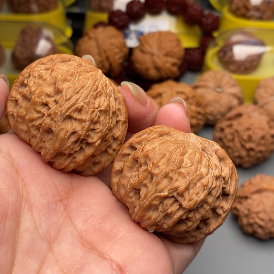 木质类文玩核桃蝴蝶磨