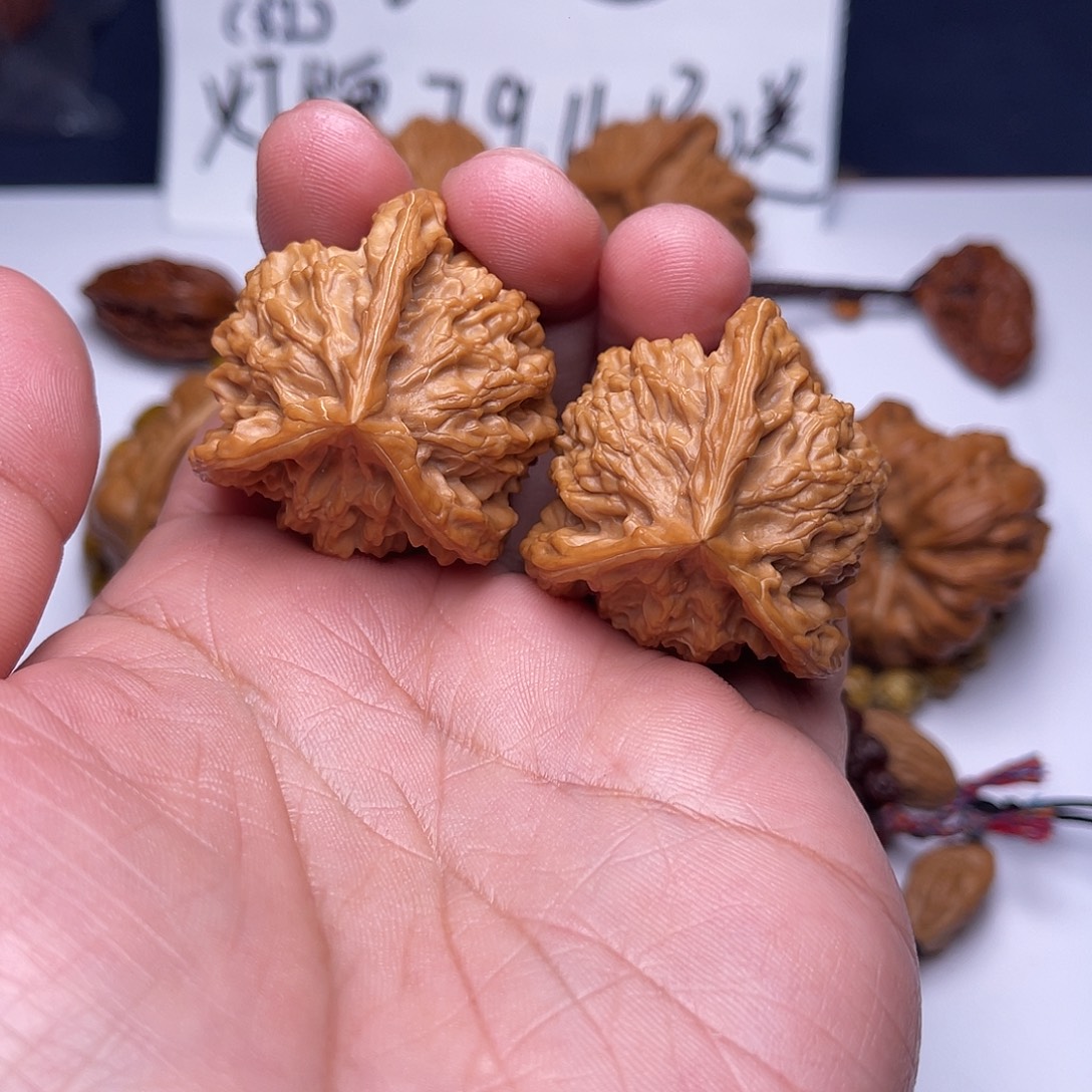 把件文玩核桃36盘山三棱