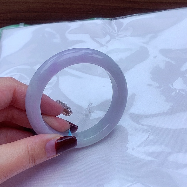 翡翠手镯未镶嵌翡翠