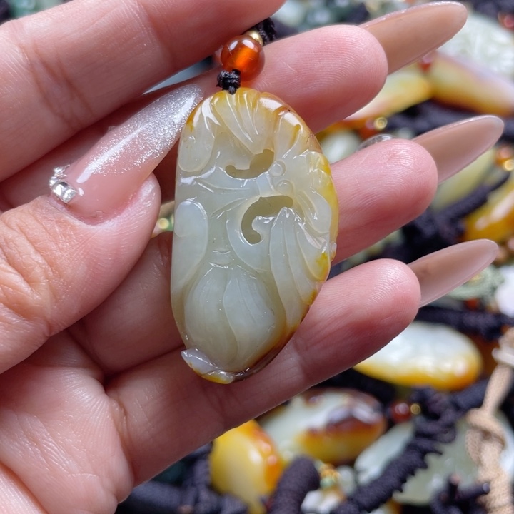 和田玉颈饰未镶嵌