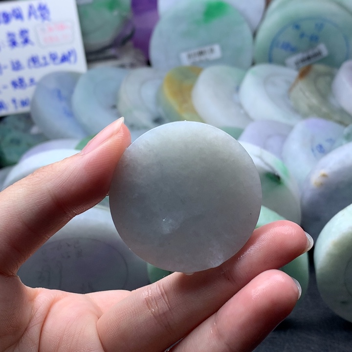 定制翡翠未镶嵌手镯