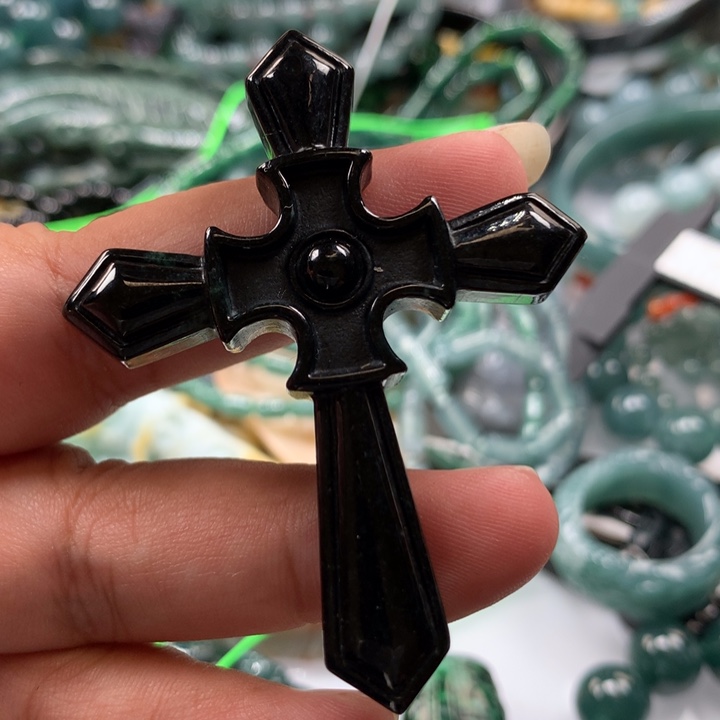 翡翠颈饰未镶嵌保真天然A货翡翠