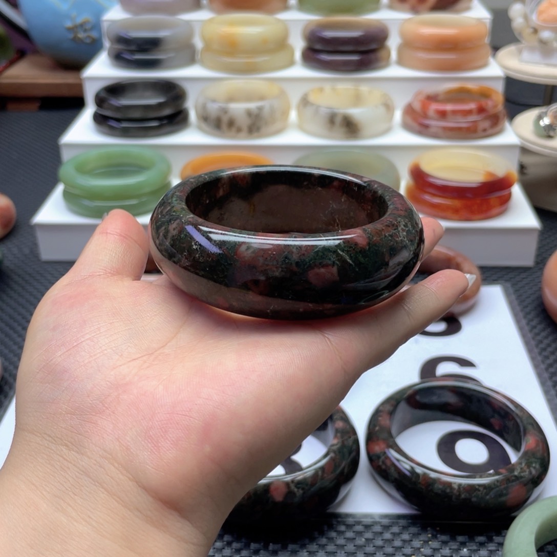 石英质玉手镯未镶嵌馨*