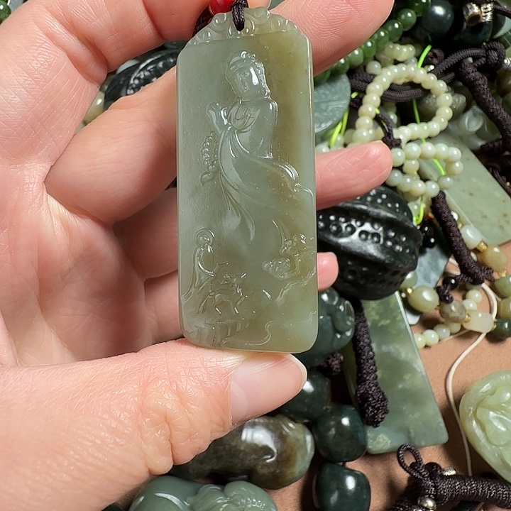 和田玉颈饰未镶嵌