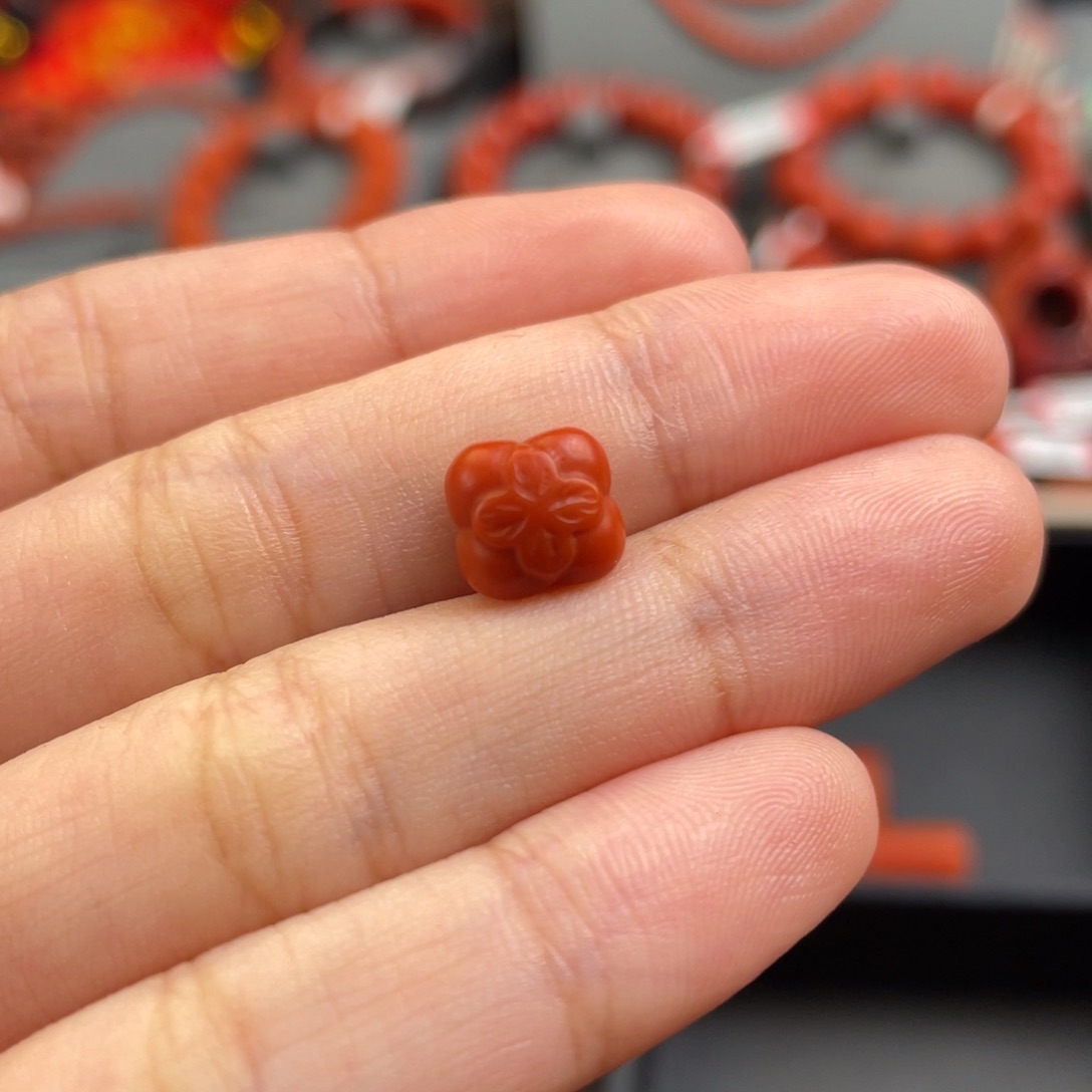 南红玛瑙小柿子雕刻未镶嵌