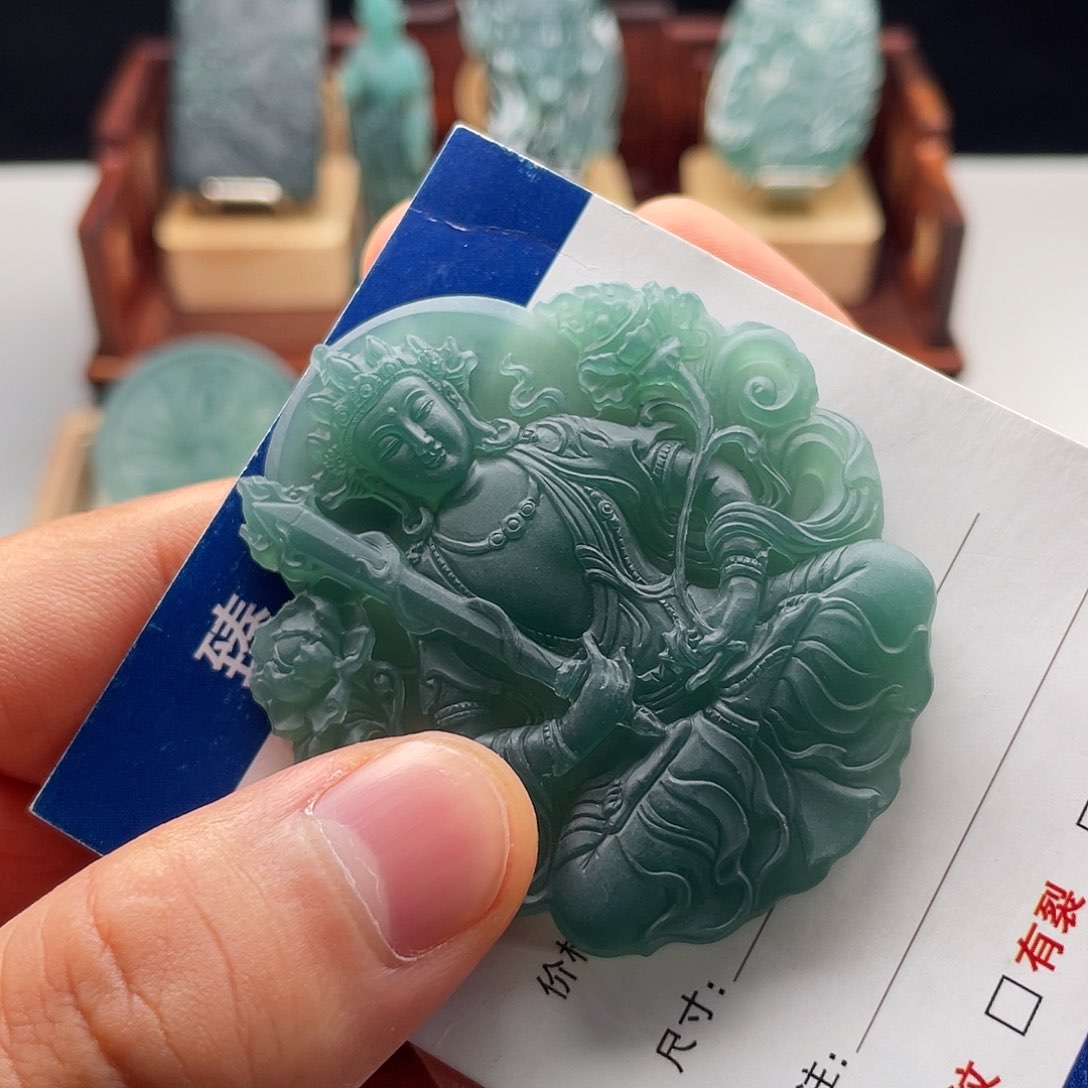 定制翡翠未镶嵌任*虚空藏