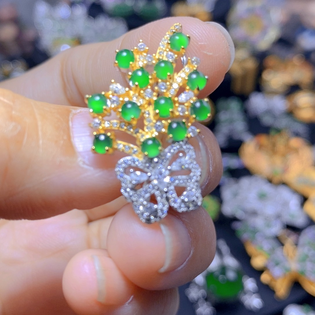 翡翠耳钉银S925镶嵌天然翡翠