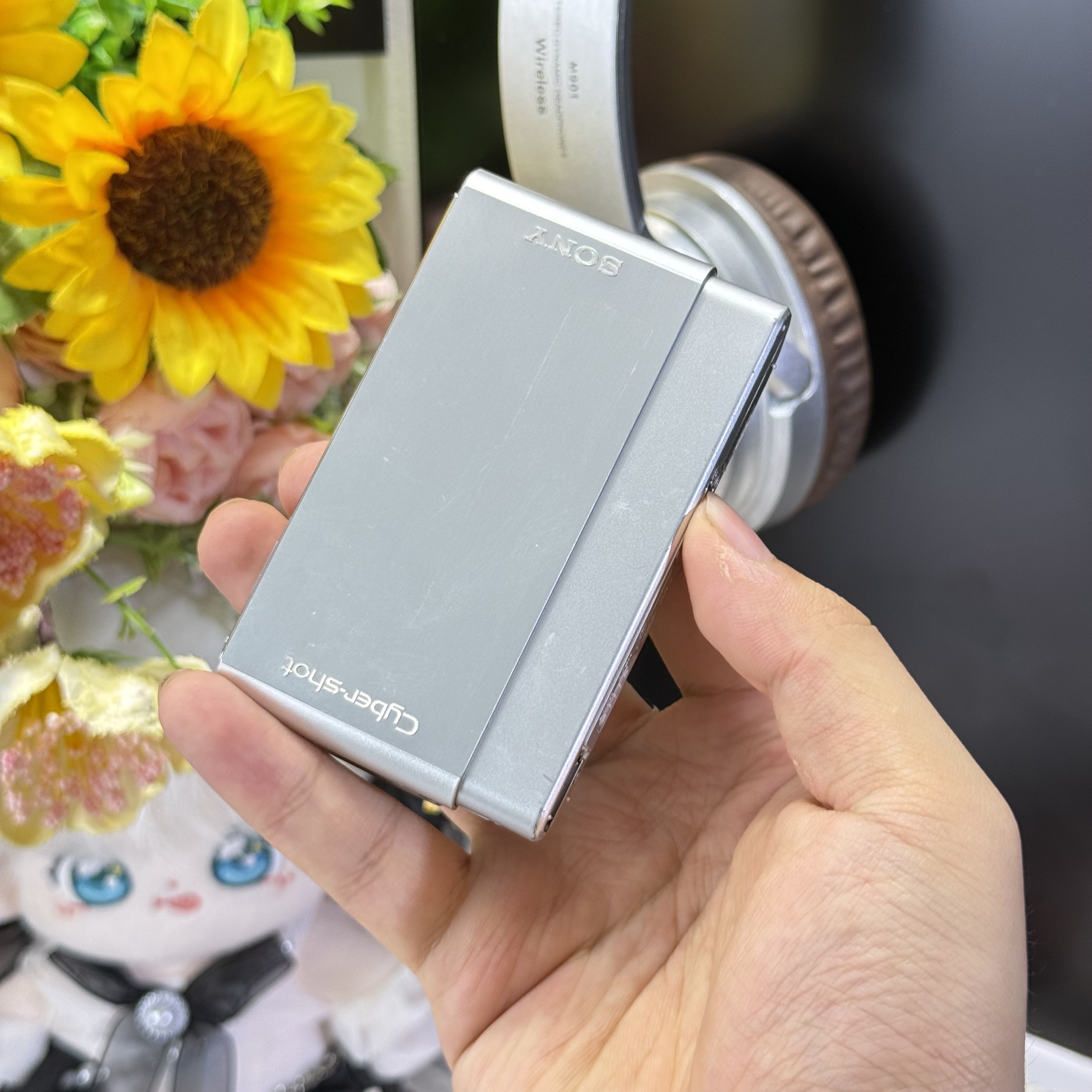 9新 Sony/索尼 索尼t77明星同款银色色彩感好滤镜多适合新手