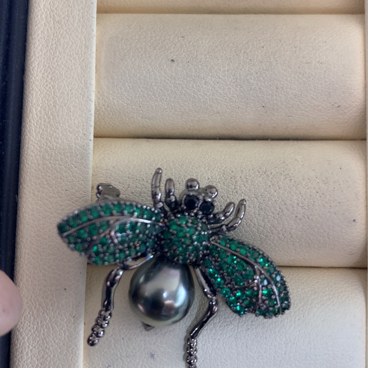 未镶嵌胸饰海水珍珠