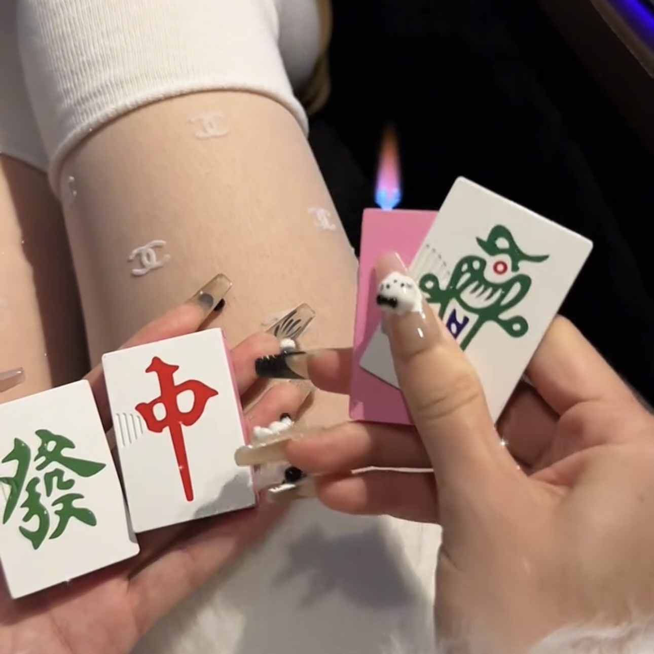 创意麻将图案防风打火机绿焰潮流解压旋转设计个性新奇新款炫酷