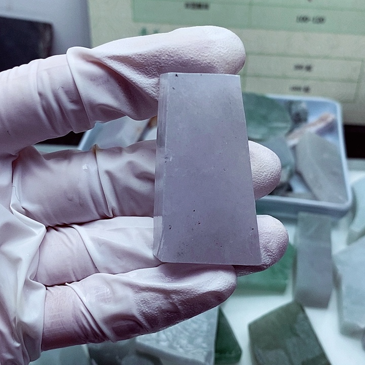 翡翠颈饰未镶嵌老*民缅甸翡翠A货边角