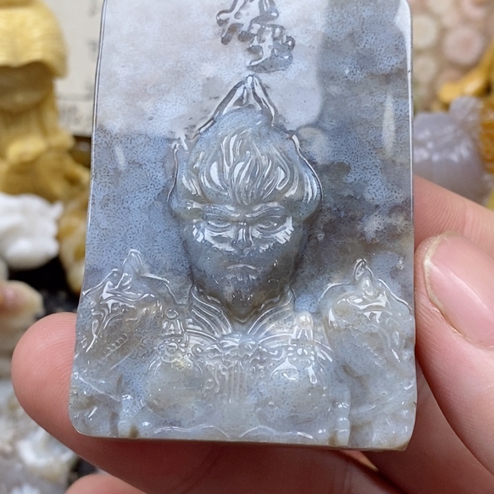 颈饰未镶嵌硅化珊瑚（珊瑚玉）