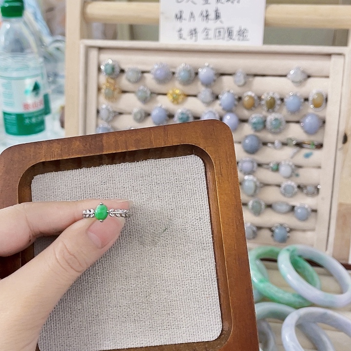 翡翠未镶嵌颈饰天然翡翠Ａ货