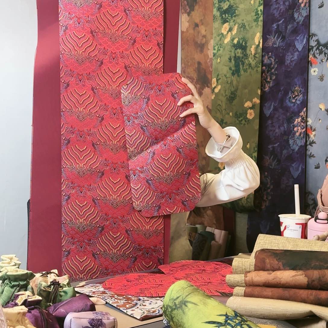 两米五红色云锦一套带茶铺