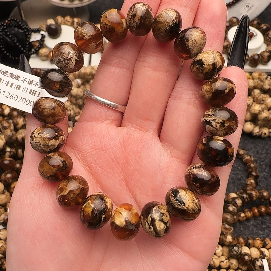 黎***阳琥珀未镶嵌手链抚顺琥珀