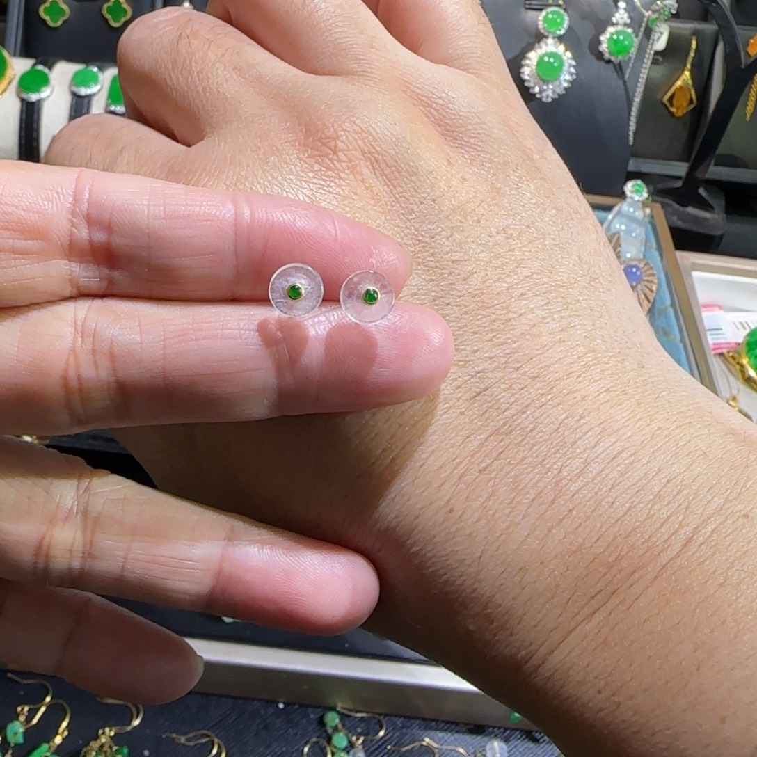 翡翠18K金镶嵌颈饰耳钉