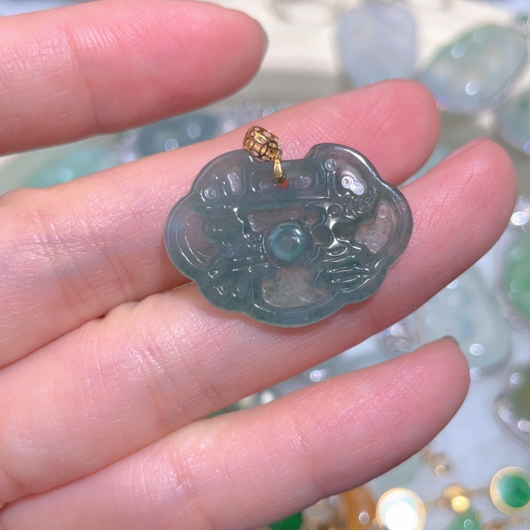 翡翠颈饰18K金镶嵌翡翠