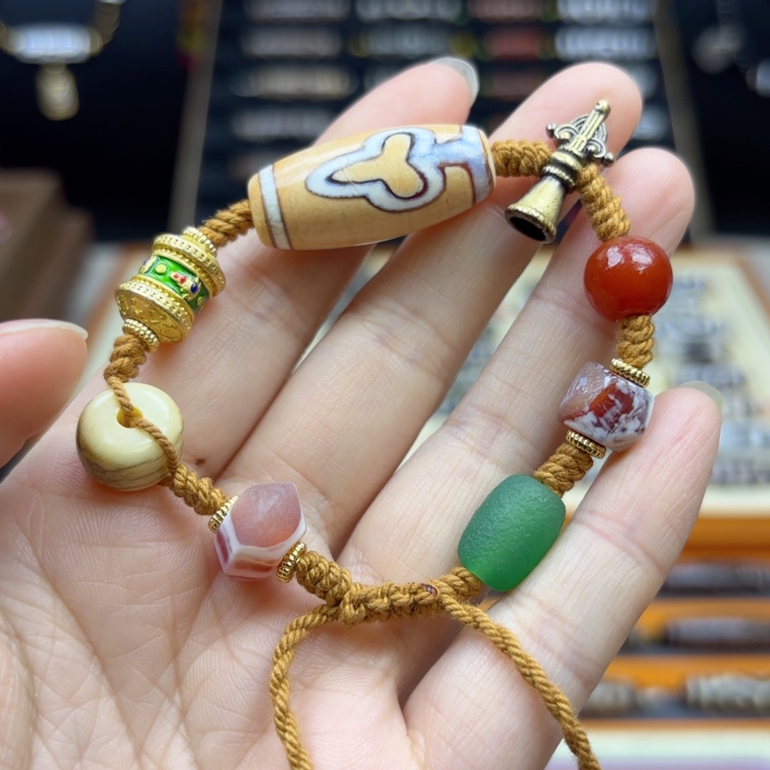 玛瑙/玉髓颈饰合金