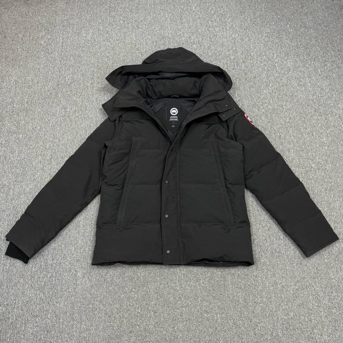 99新 CANADA GOOSE 17307005 黑色羽绒服外套 L码99新