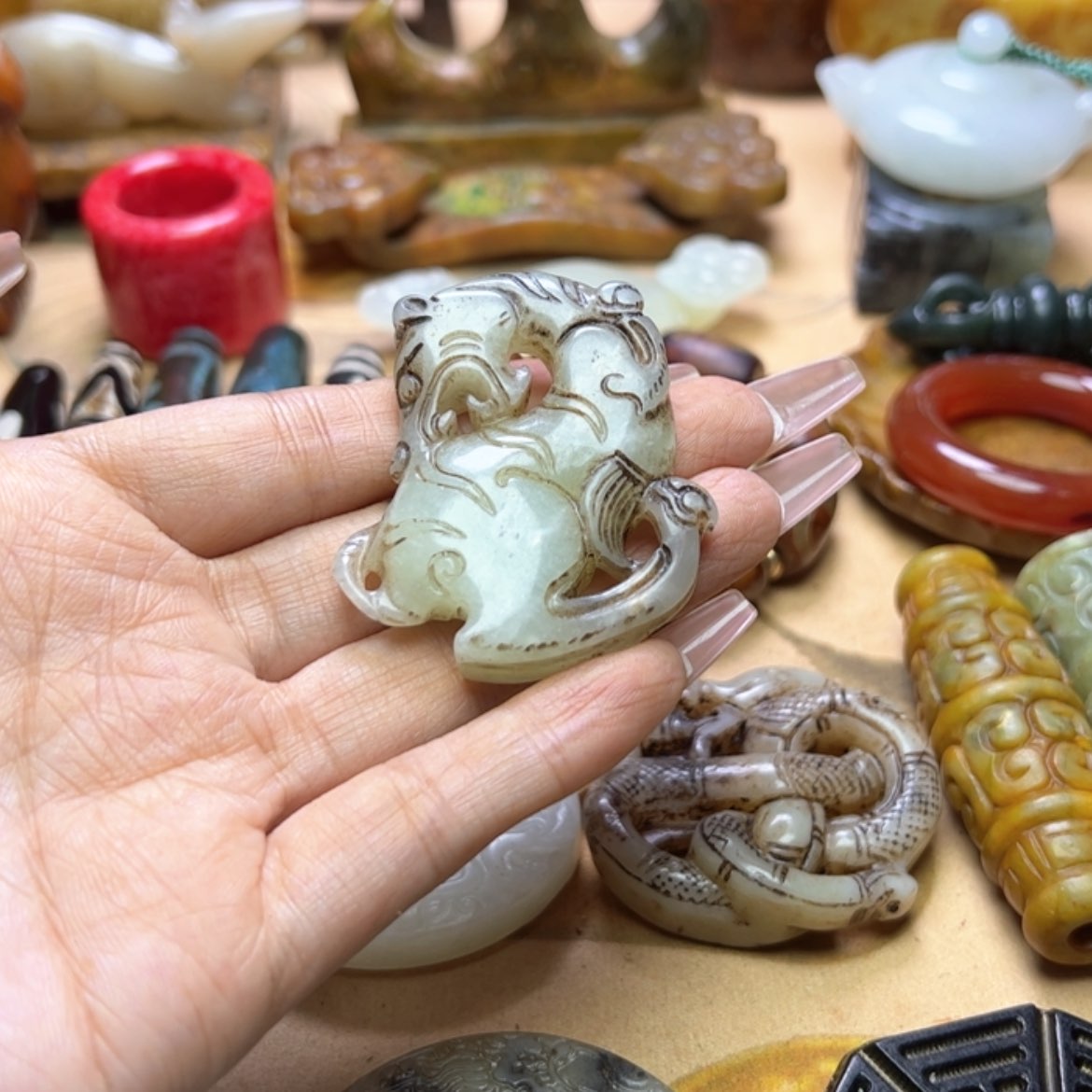 【闪购商品】蛇纹石玉颈饰未镶嵌