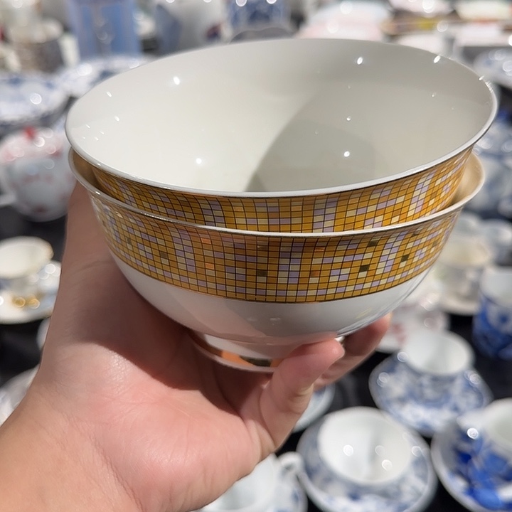 两个面碗面碗面碗