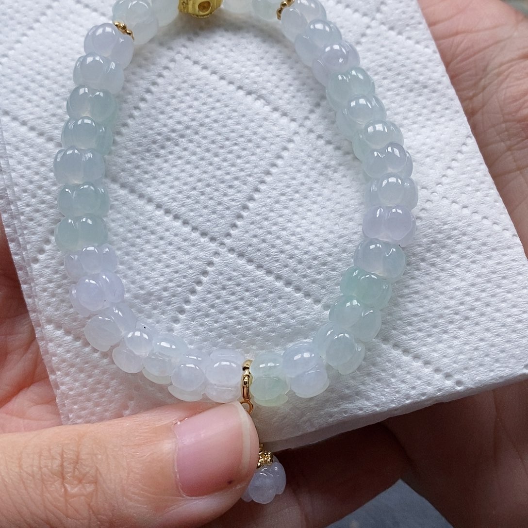 翡翠颈饰未镶嵌闪