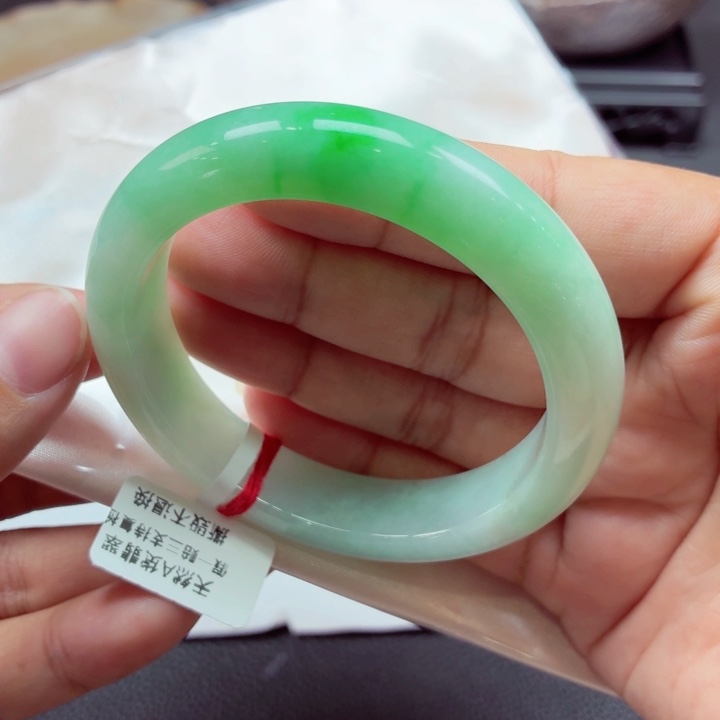 翡翠未镶嵌手镯天然缅甸A货翡翠