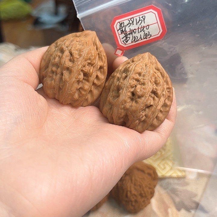 文玩核桃把件赤龙鸡心