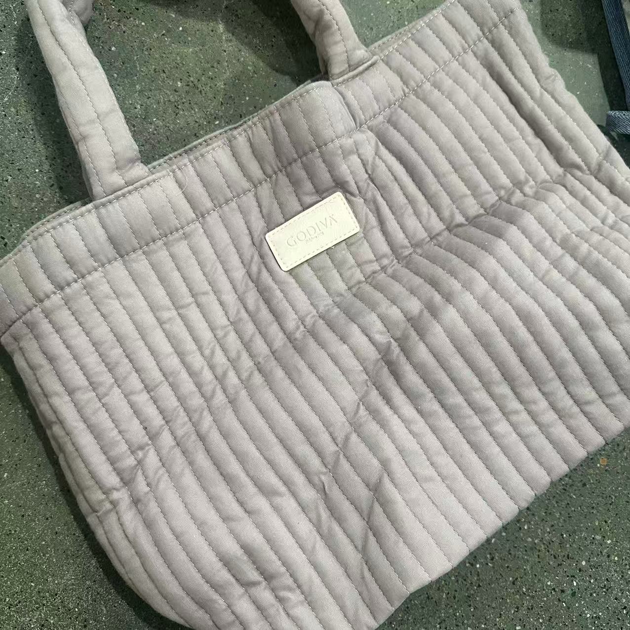 灰色条纹手提包发1个