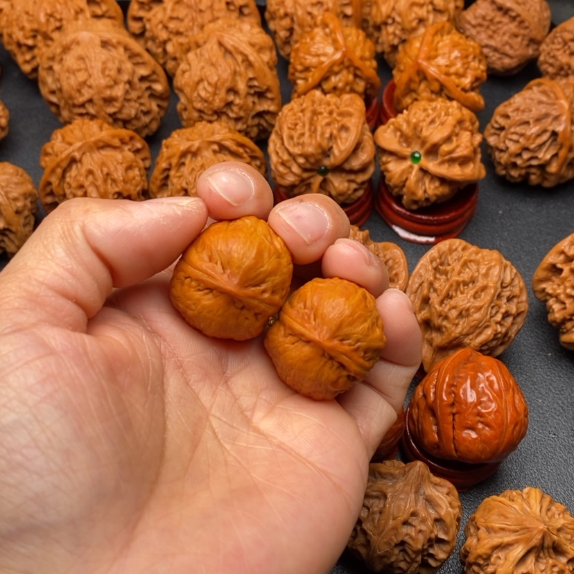 【闪购商品】文玩核桃把件锦鲤