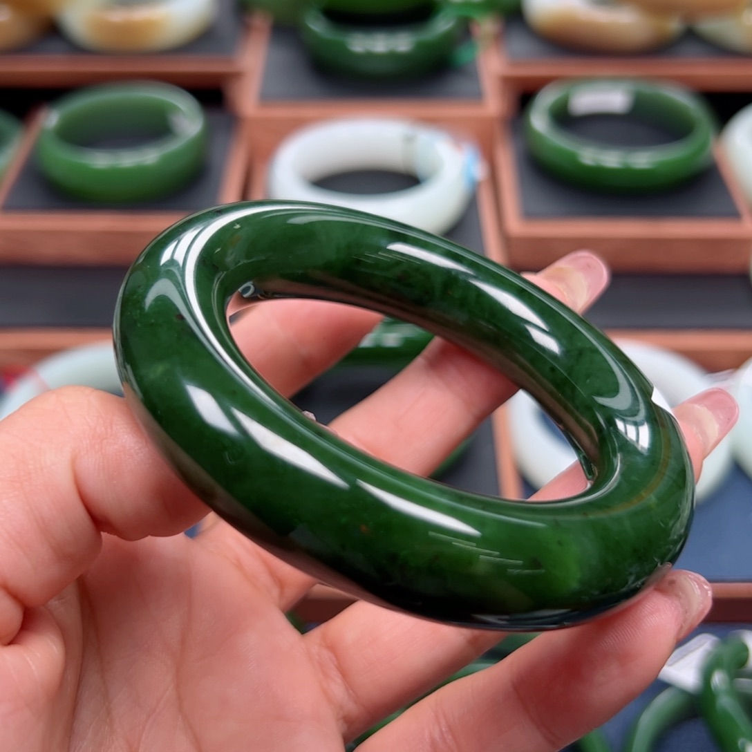 未镶嵌手镯和田玉（碧玉）