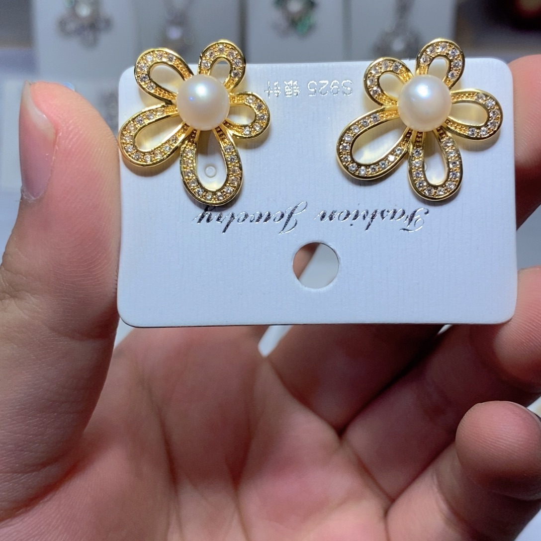 银S925镶嵌耳饰淡水珍珠