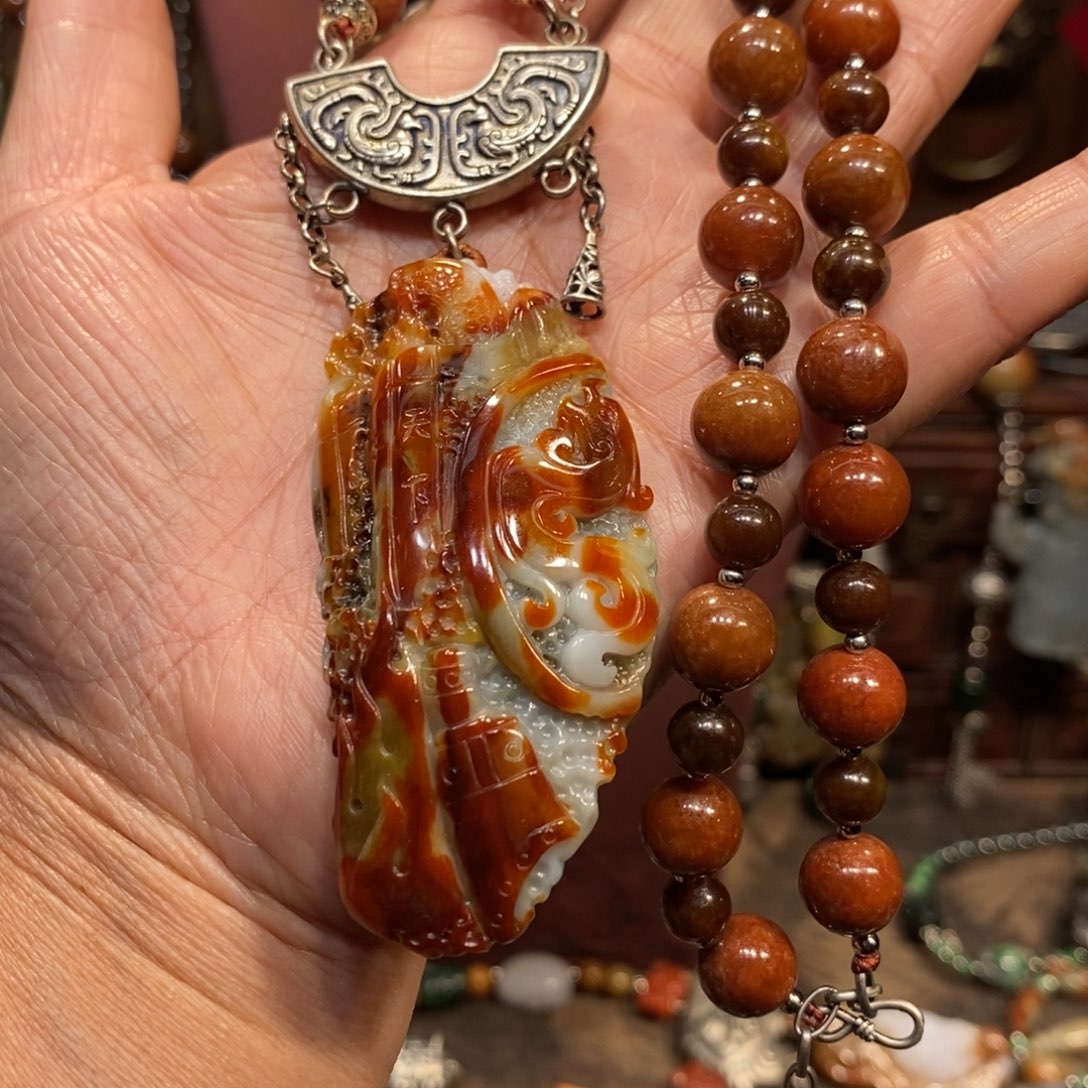 翡翠吊坠(赠链)未镶嵌