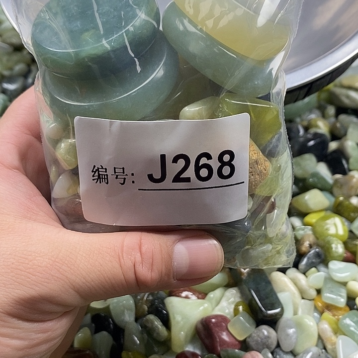 岫玉鱼缸石未镶嵌