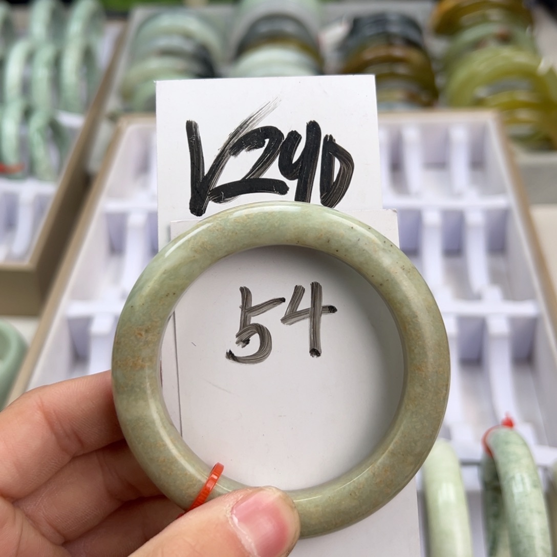 岫玉手镯未镶嵌天然岫玉