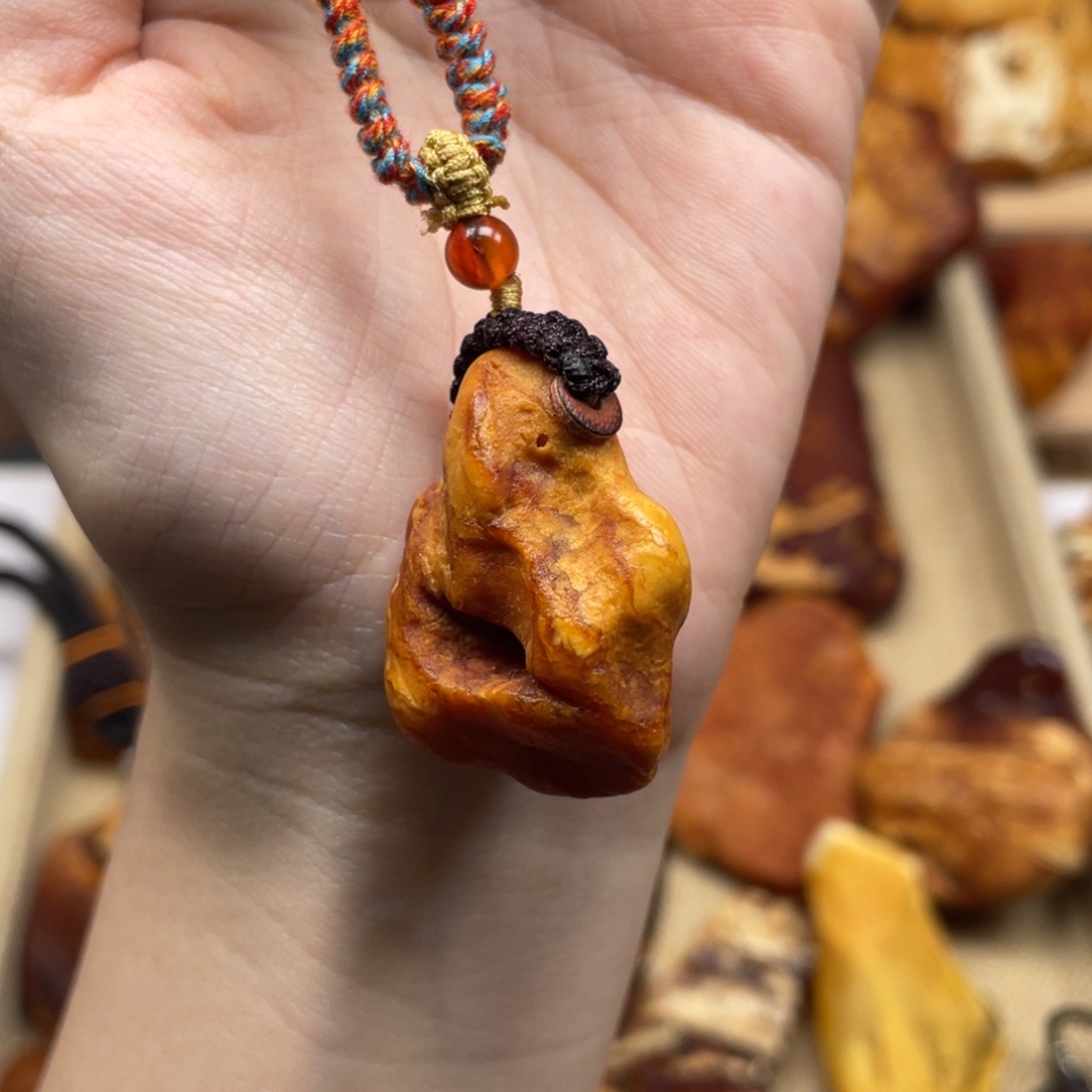 琥珀未镶嵌珠宝奇石