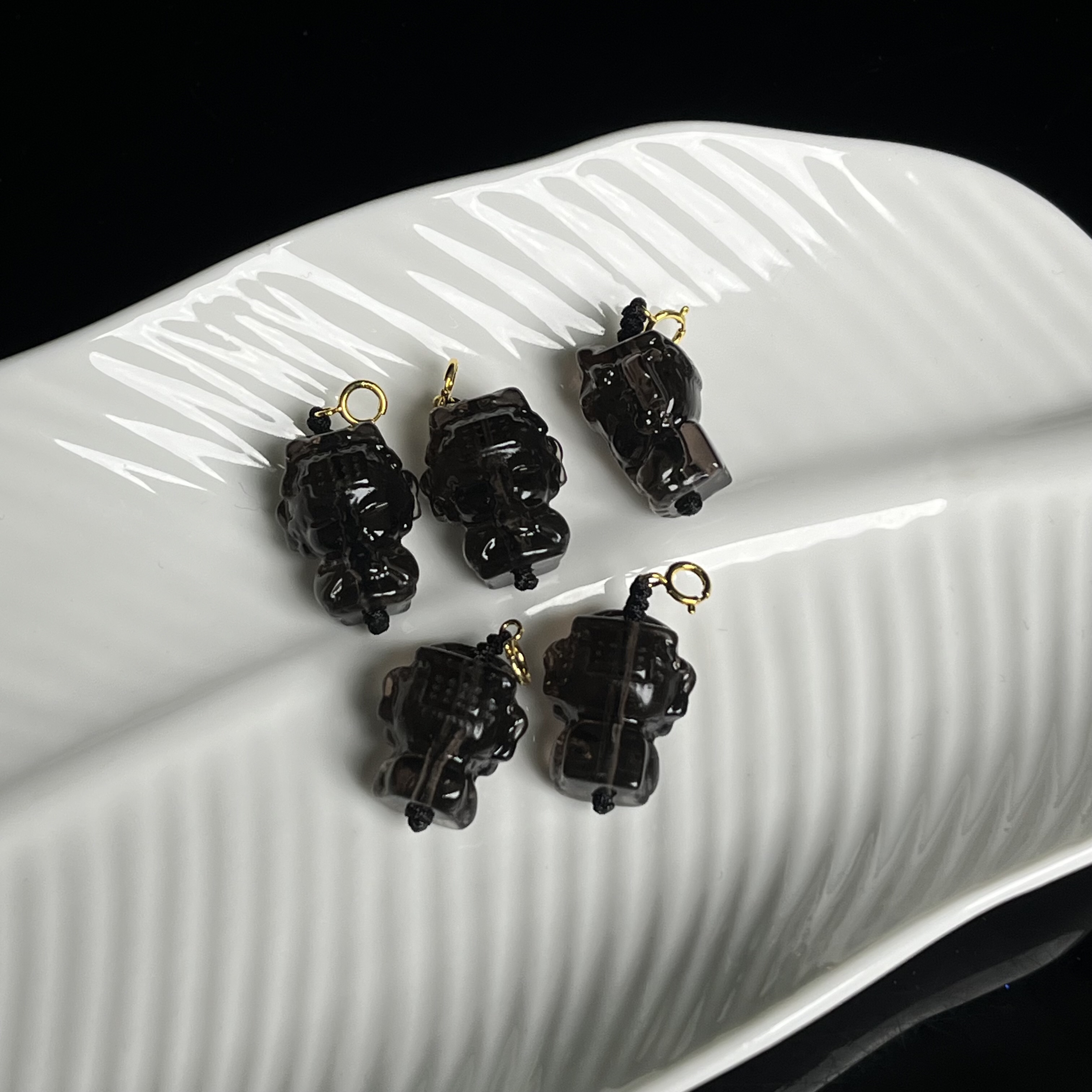 黑曜石妈祖19*17吊坠YC227多样性发其一