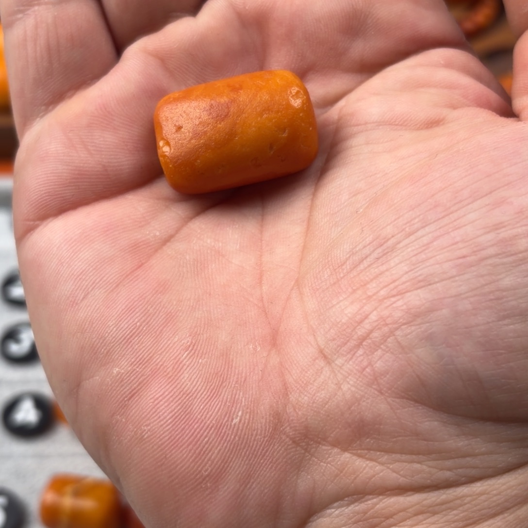 与***友蜜蜡未镶嵌颈饰老蜜蜡