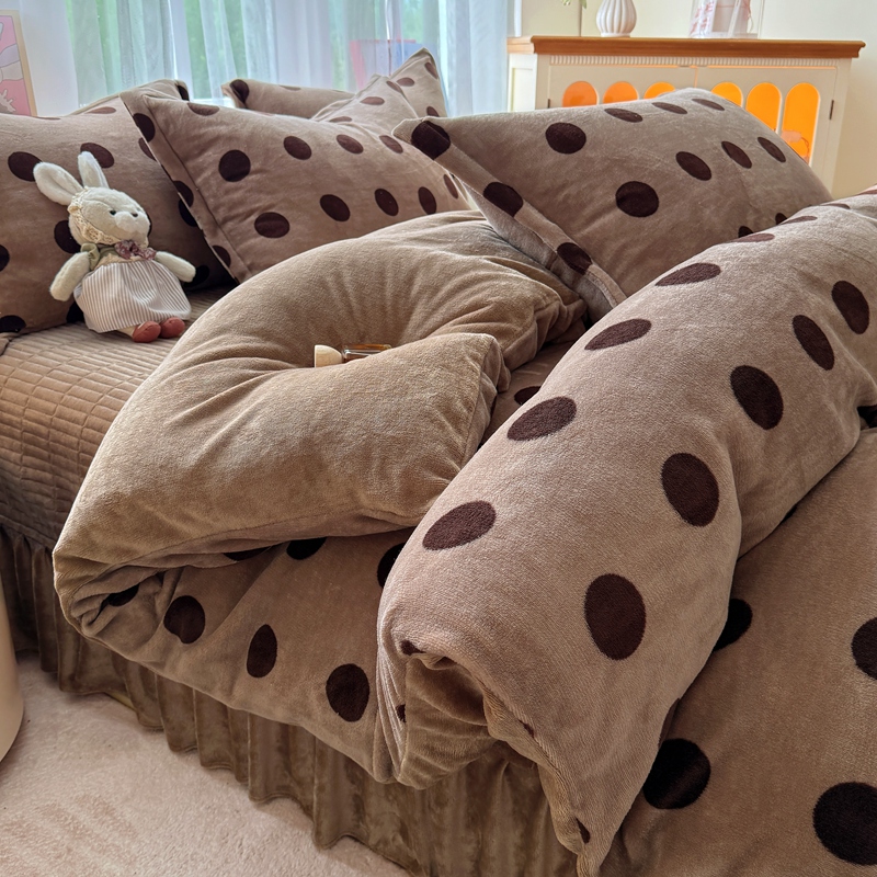 爆款冬季床盖款牛奶绒四件套高克重双面绒被套罩夹棉床盖款防静电