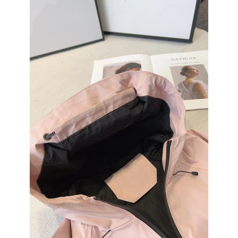 情侣款宽松时尚洋气连帽款粉色冲锋衣外套