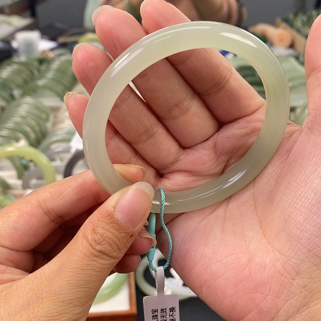 和田玉和田玉手镯61未镶嵌