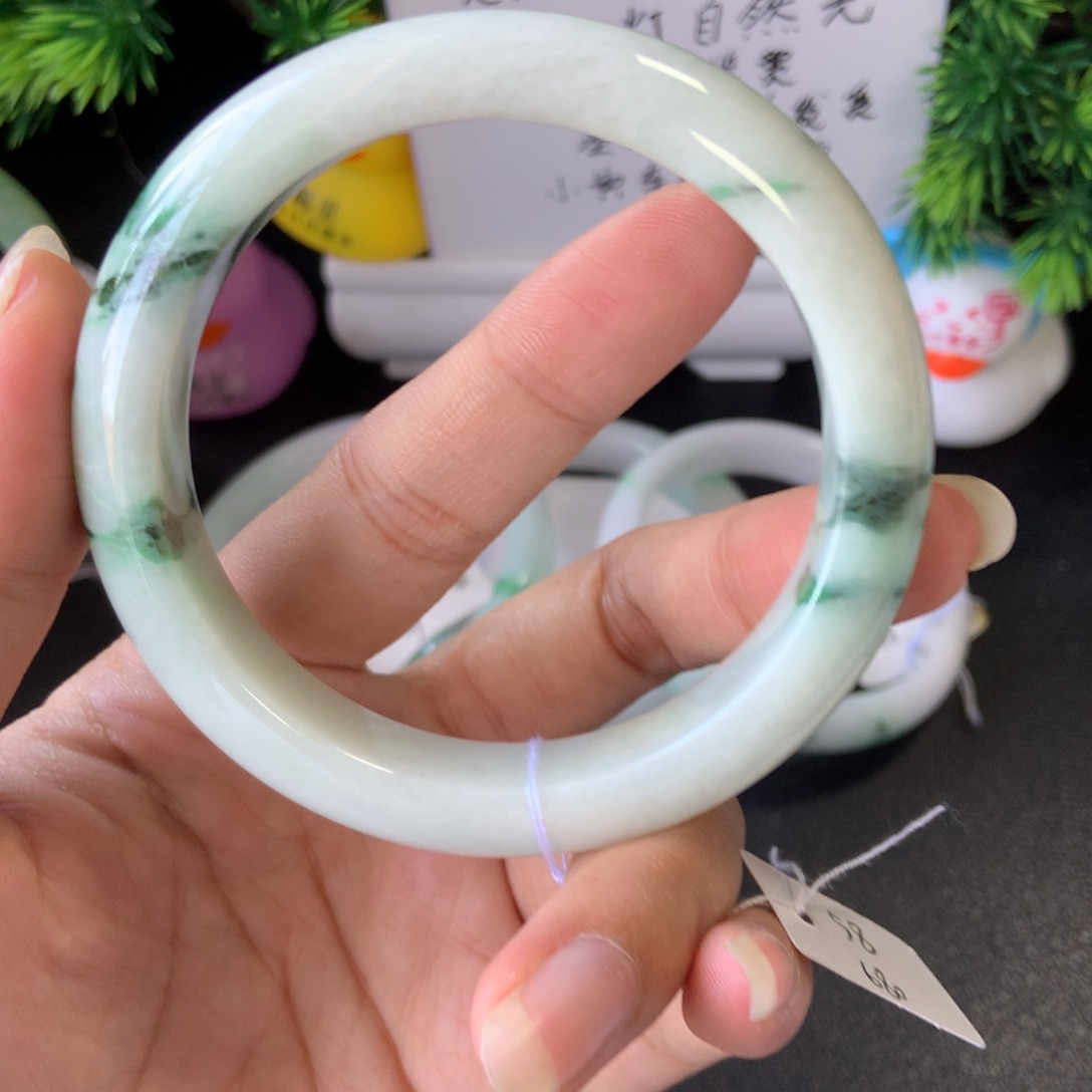 顺***荔翡翠未镶嵌手镯48小时鉴赏期