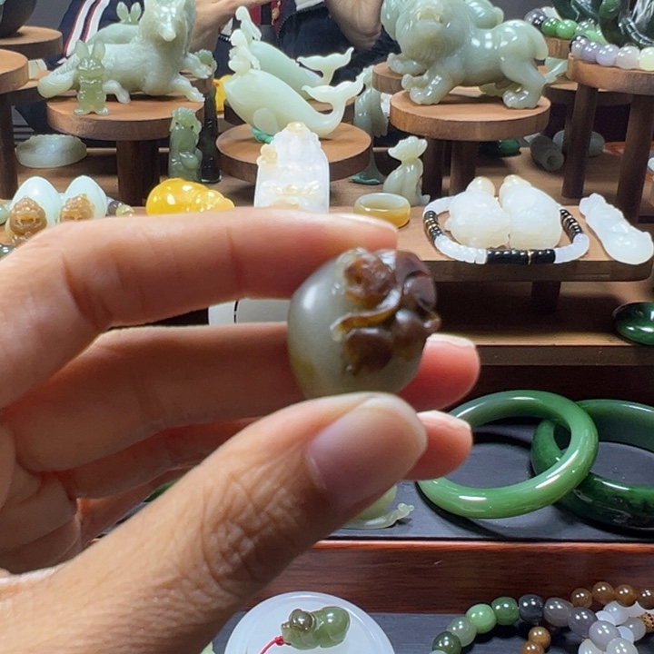 颈饰未镶嵌和田玉