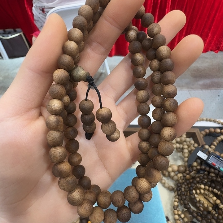 沉香沉香碎屑海南沉香菩萨棋0.8大14克➕沉香碎屑多样性