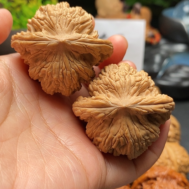 文玩核桃吊坠至尊虎45尺