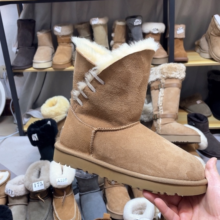 38码栗色三条缝雪地靴