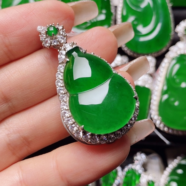 翡翠未镶嵌颈饰天然翡翠正品