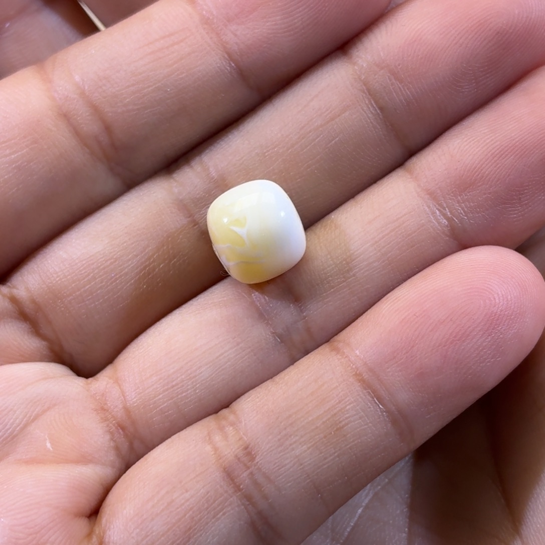 城***人琥珀未镶嵌裸石10.4