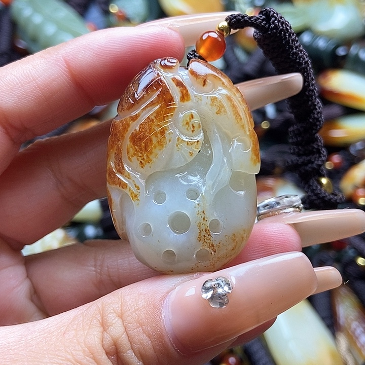 和田玉颈饰未镶嵌